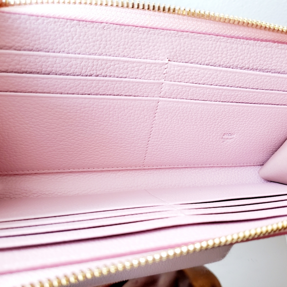 MCM woman's wallet - Picture 2 of 3